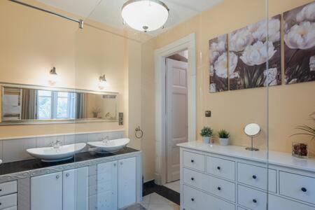 Charming Flat In The Center Apartment Budapest Ngoại thất bức ảnh